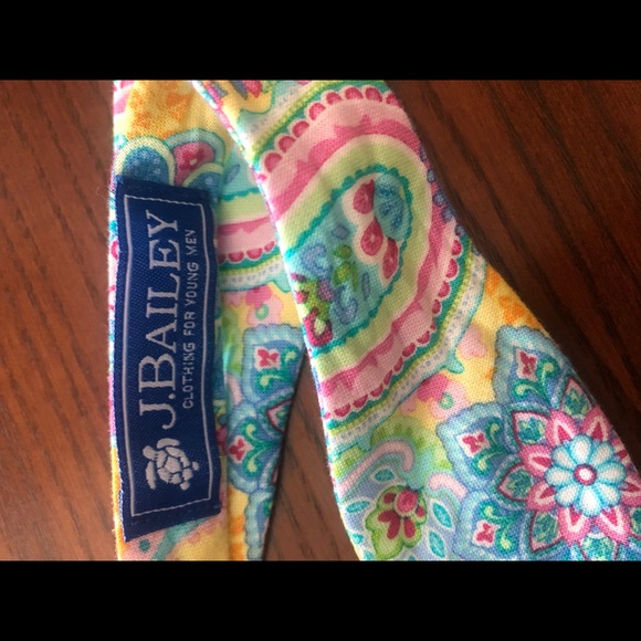 J Bailey Roscoe Button Down and Pastel Paisley Neck Tie - Picture 5 of 6